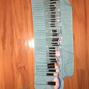 32 piece makeup brush set